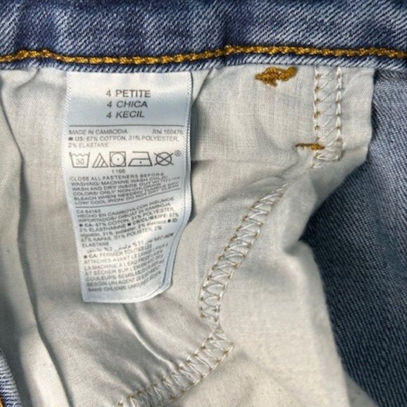Old Navy Power Slim Straight Mid Rise Jeans Size 4P - Picture 6 of 7
